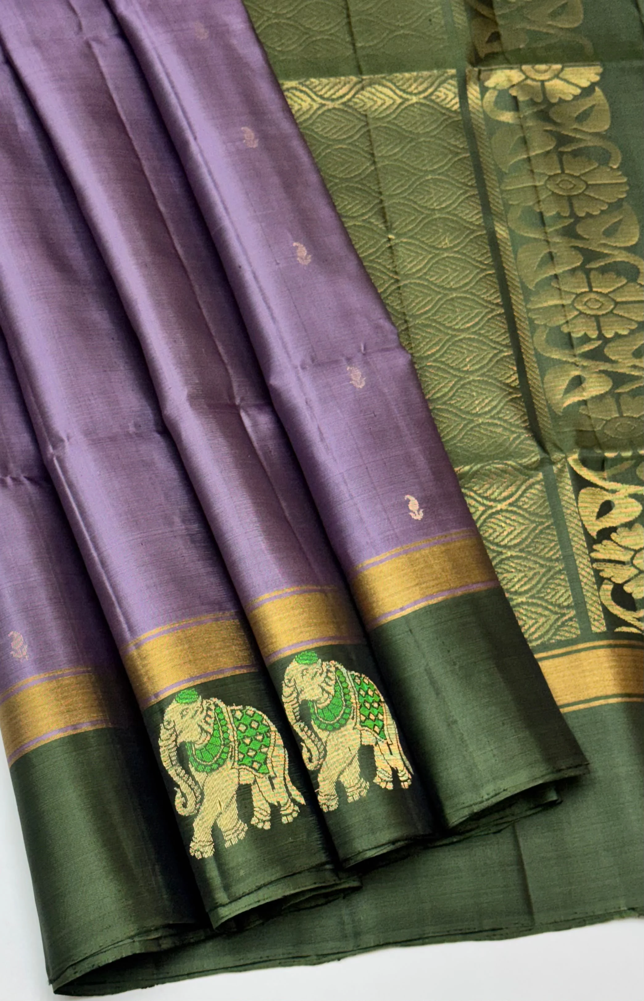 Moss Green Elephant Border and Leaf Zari Pallu Kanchipuram Silk Saree